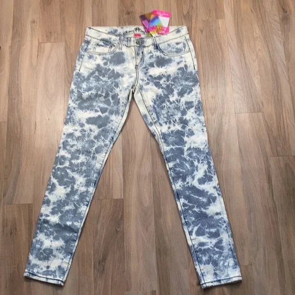 Almost Famous Skinny jean w striped splatter bleach print retro size 7 - Picture 7 of 16